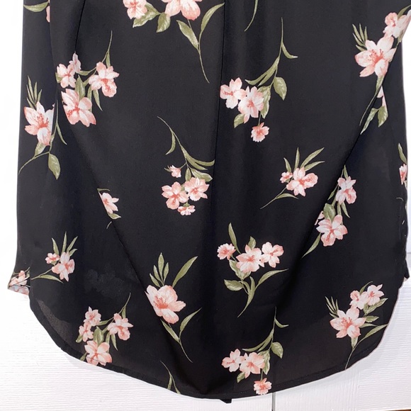 Sleeveless Floral Blouse Black sz Medium - Picture 6 of 8